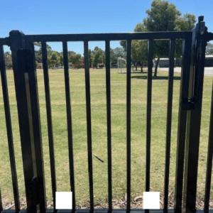 Flat-top Single Black Gate includes 65x65 posts, hinges & D'latch