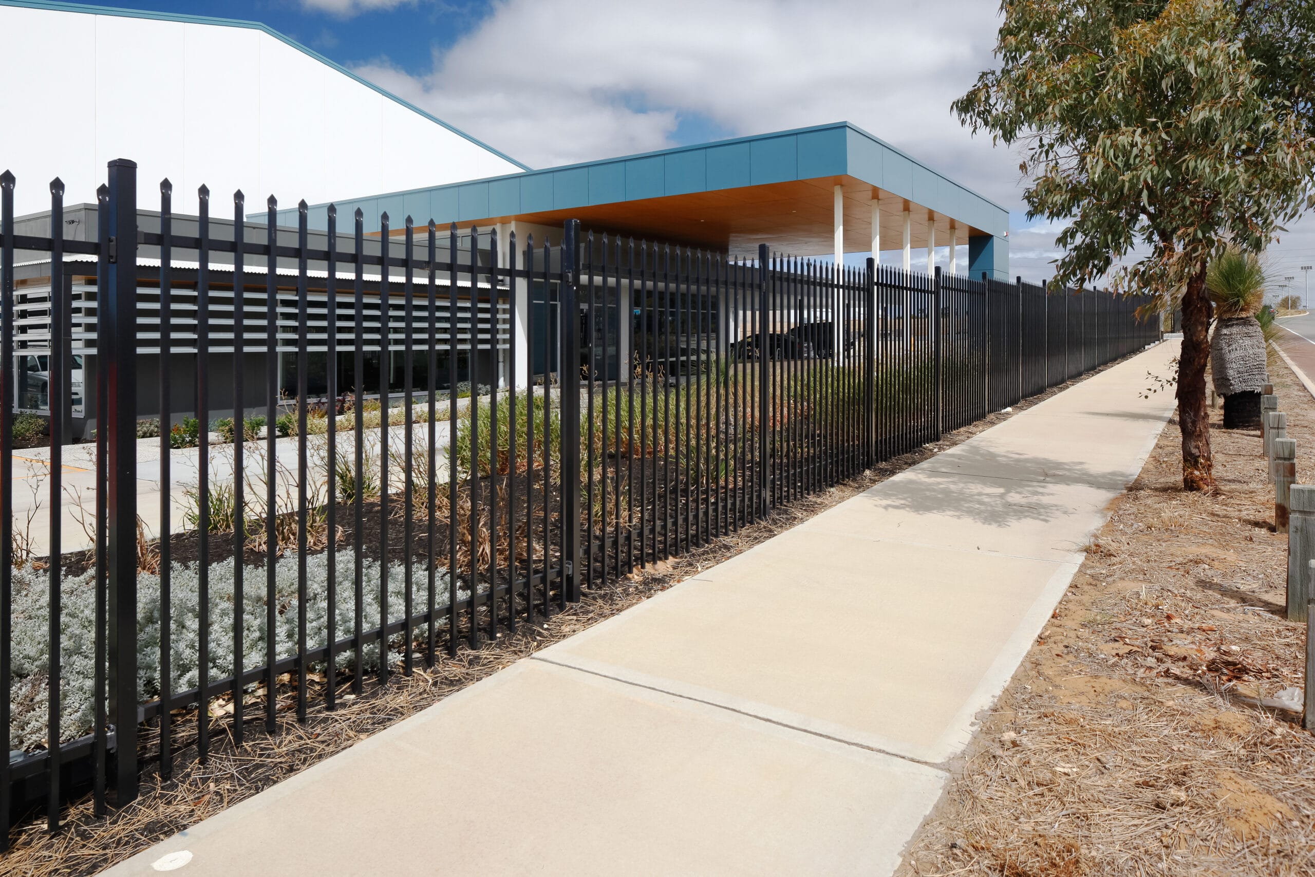 Steel-Security-Fencing-Garrison-Black-Agrifill-2018 (7)